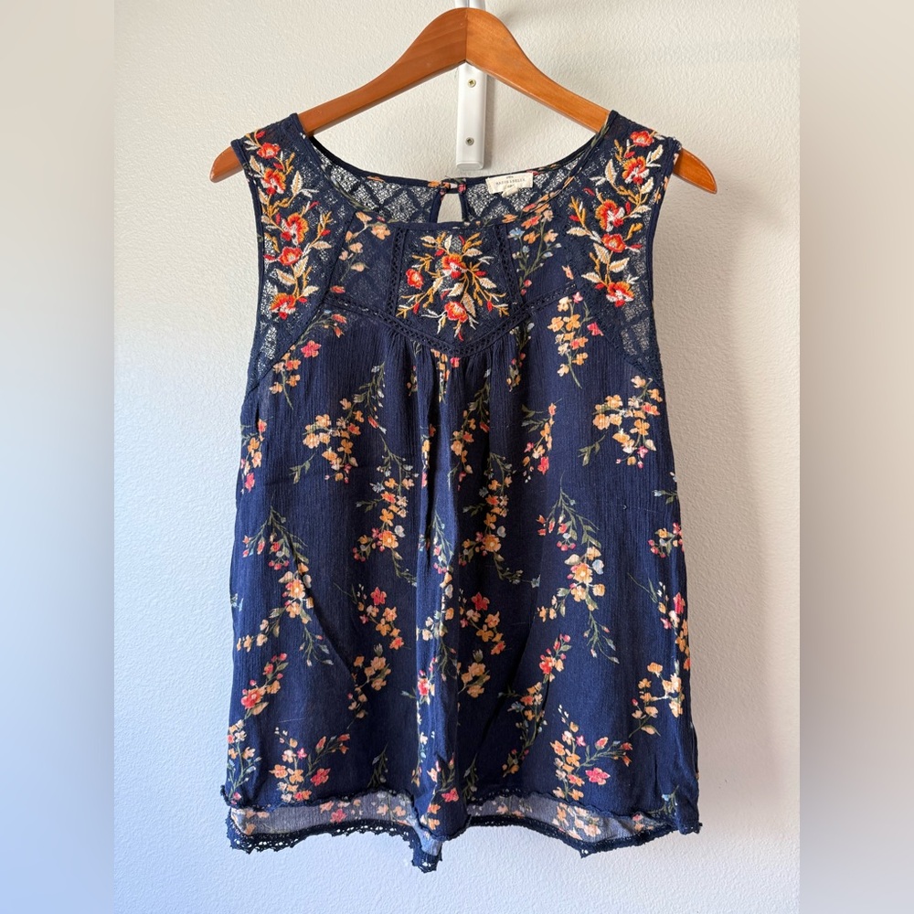 Women's Navy Floral Sleeveless Top